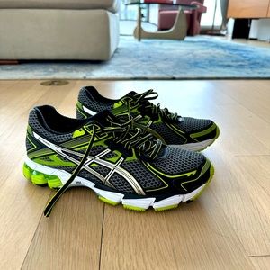 Asics T3R0N running shoes
